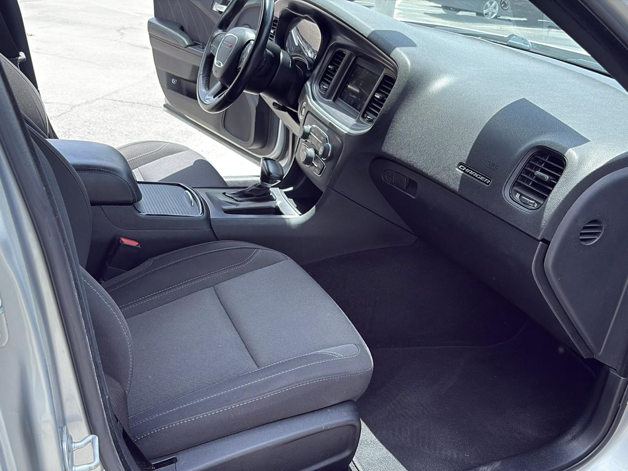 Dodge Charger SXT RWD 2019