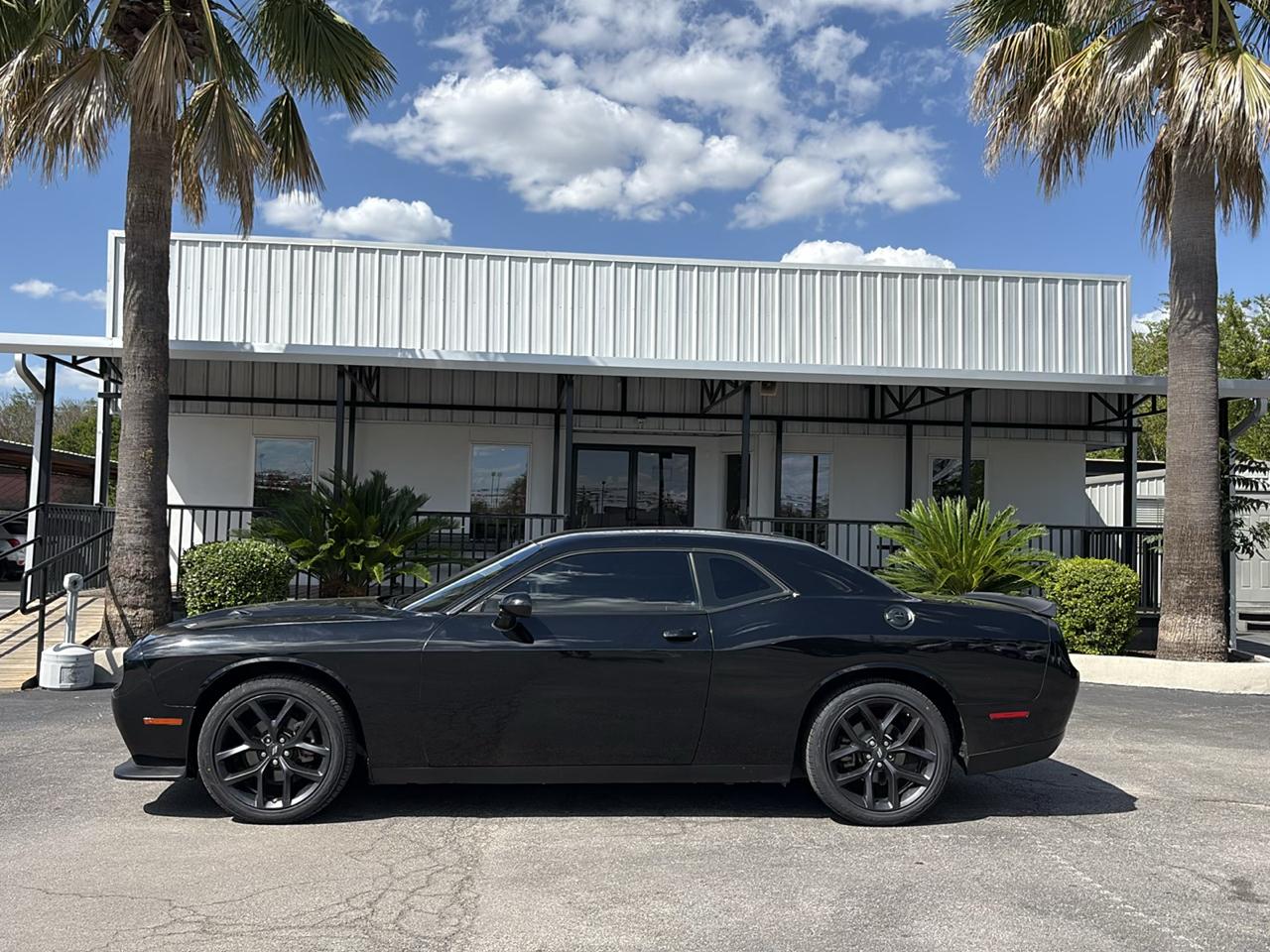 Dodge Challenger SXT RWD 2022