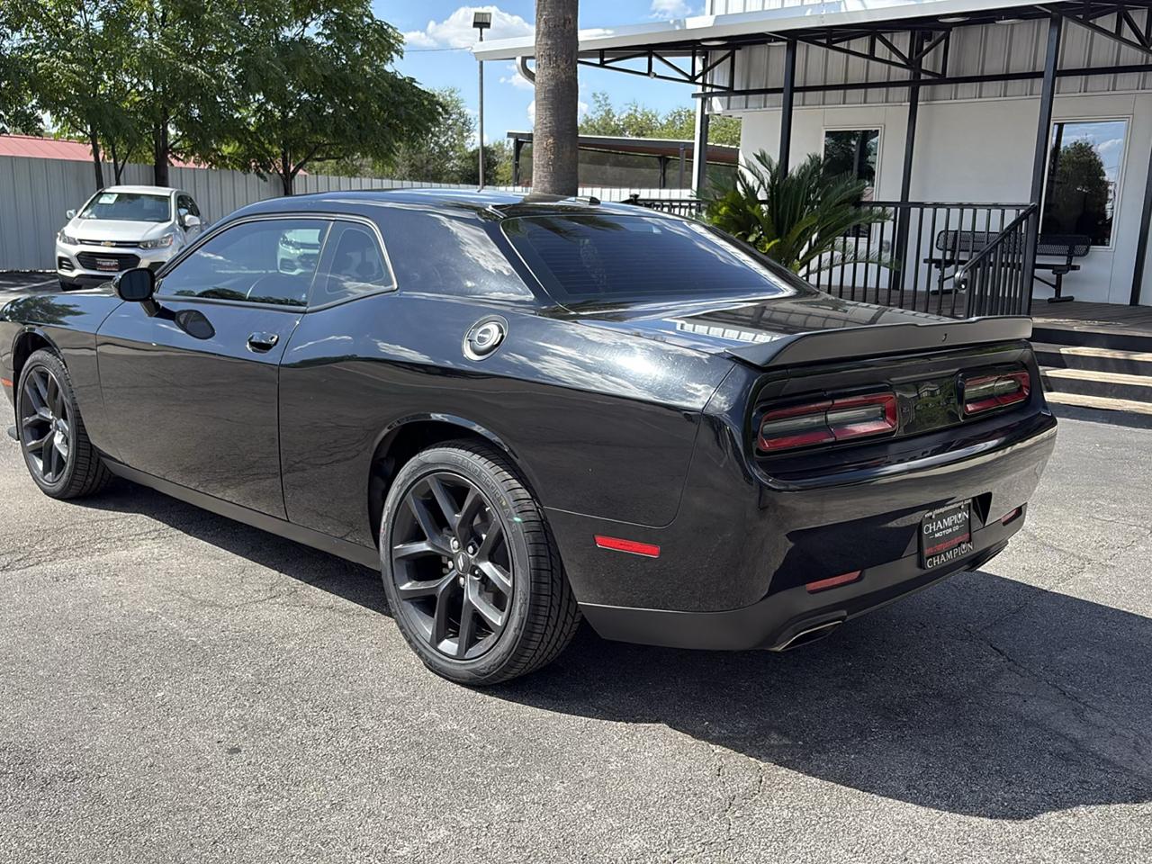 Dodge Challenger SXT RWD 2022