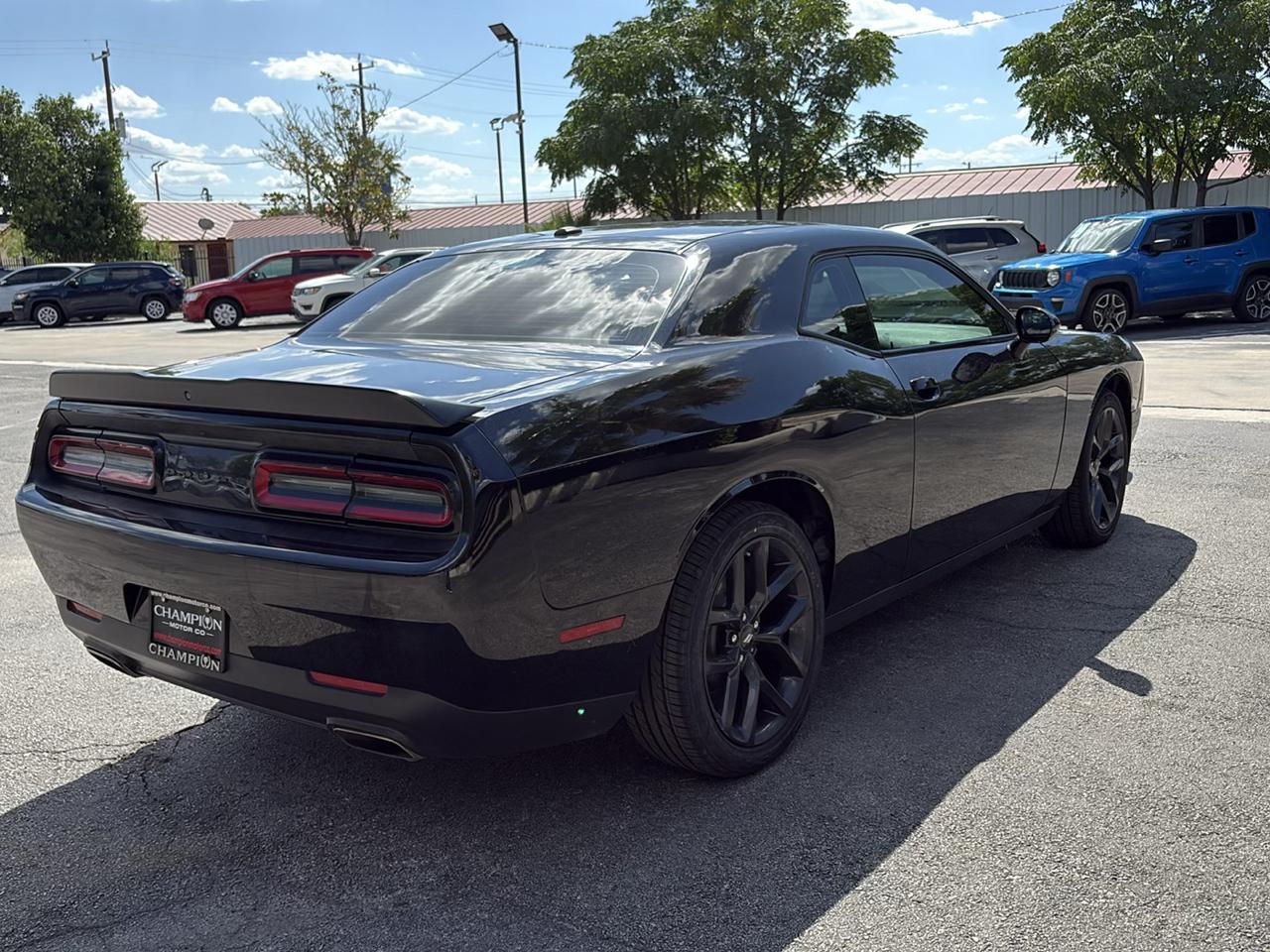 Dodge Challenger SXT RWD 2022