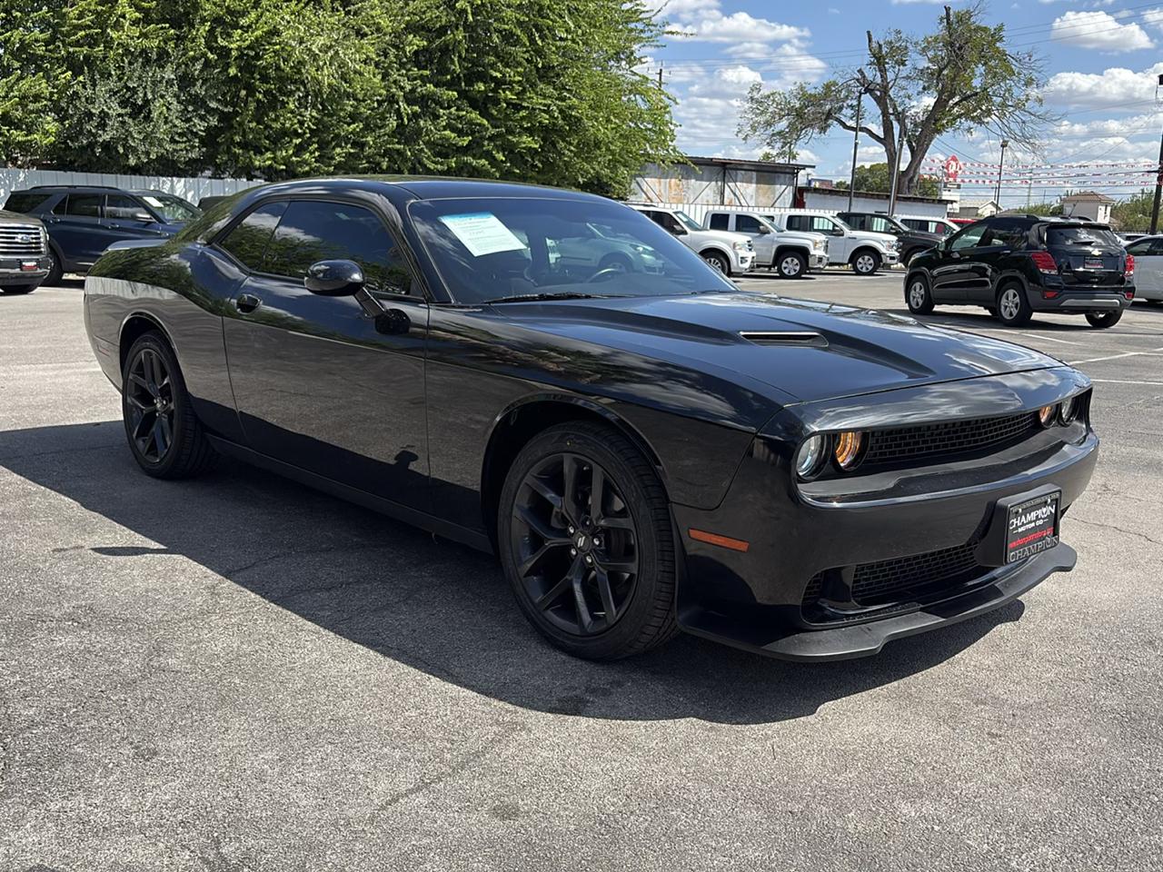 Dodge Challenger SXT RWD 2022