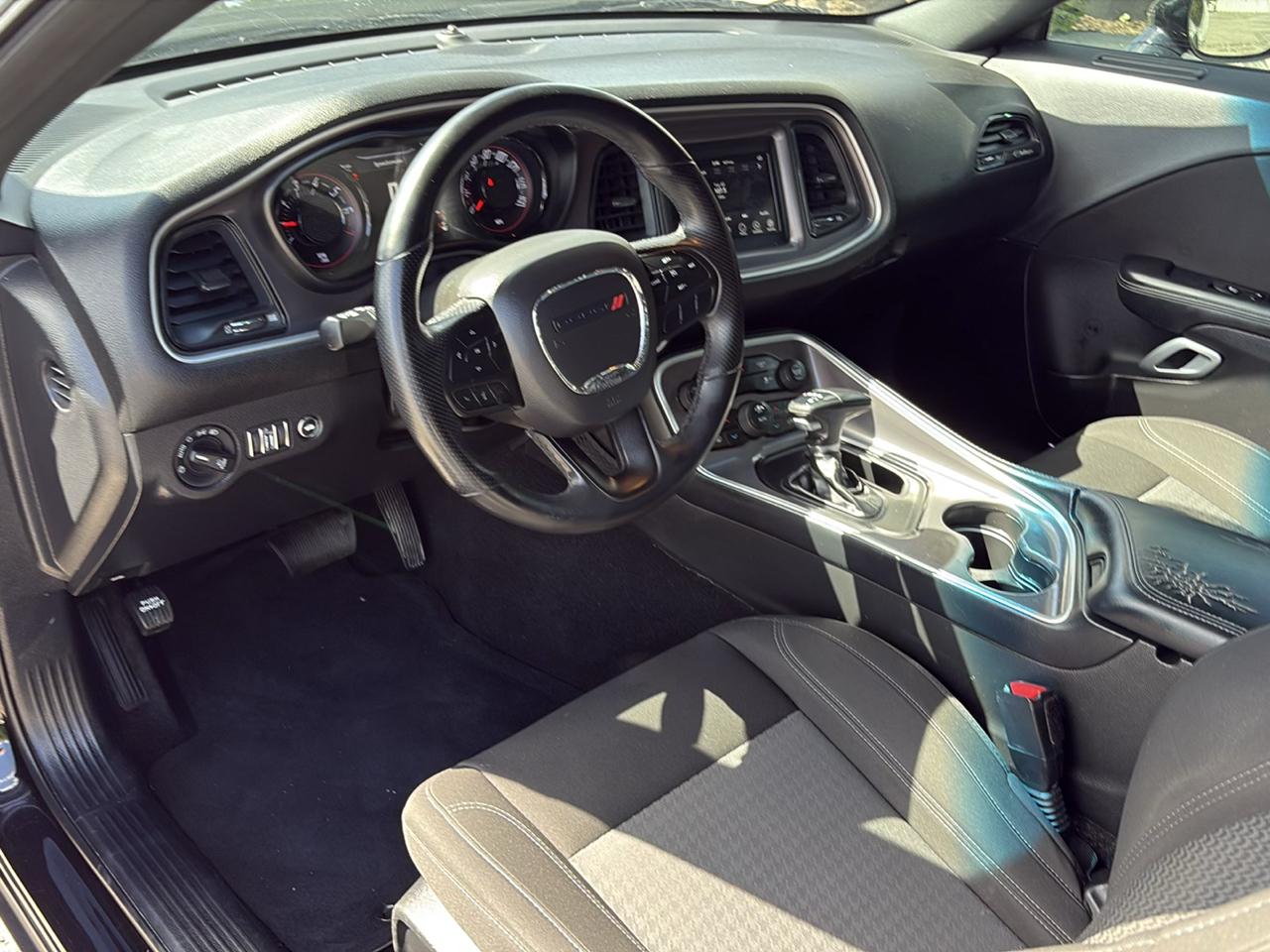 Dodge Challenger SXT RWD 2022