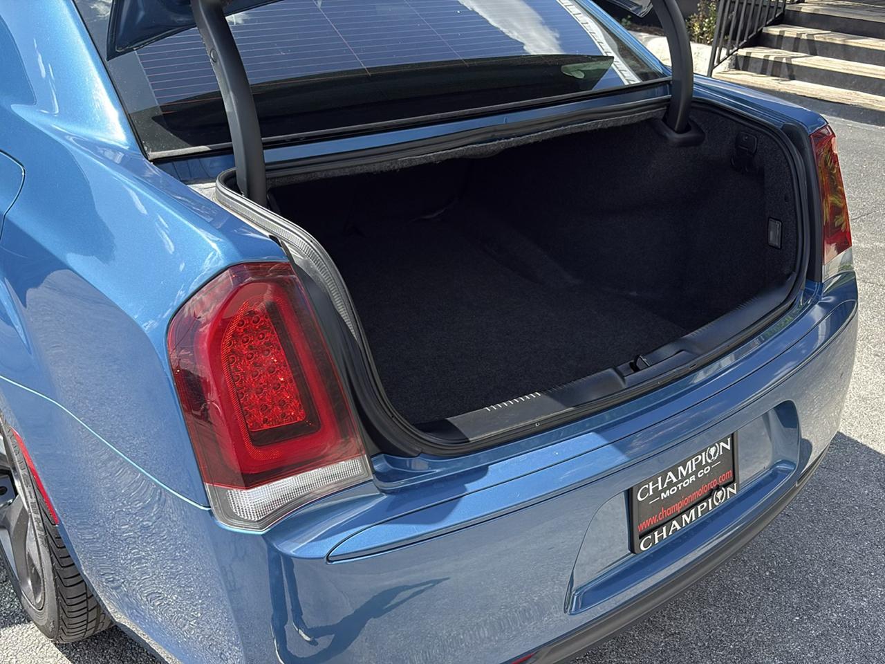 Chrysler 300 Touring RWD 2020