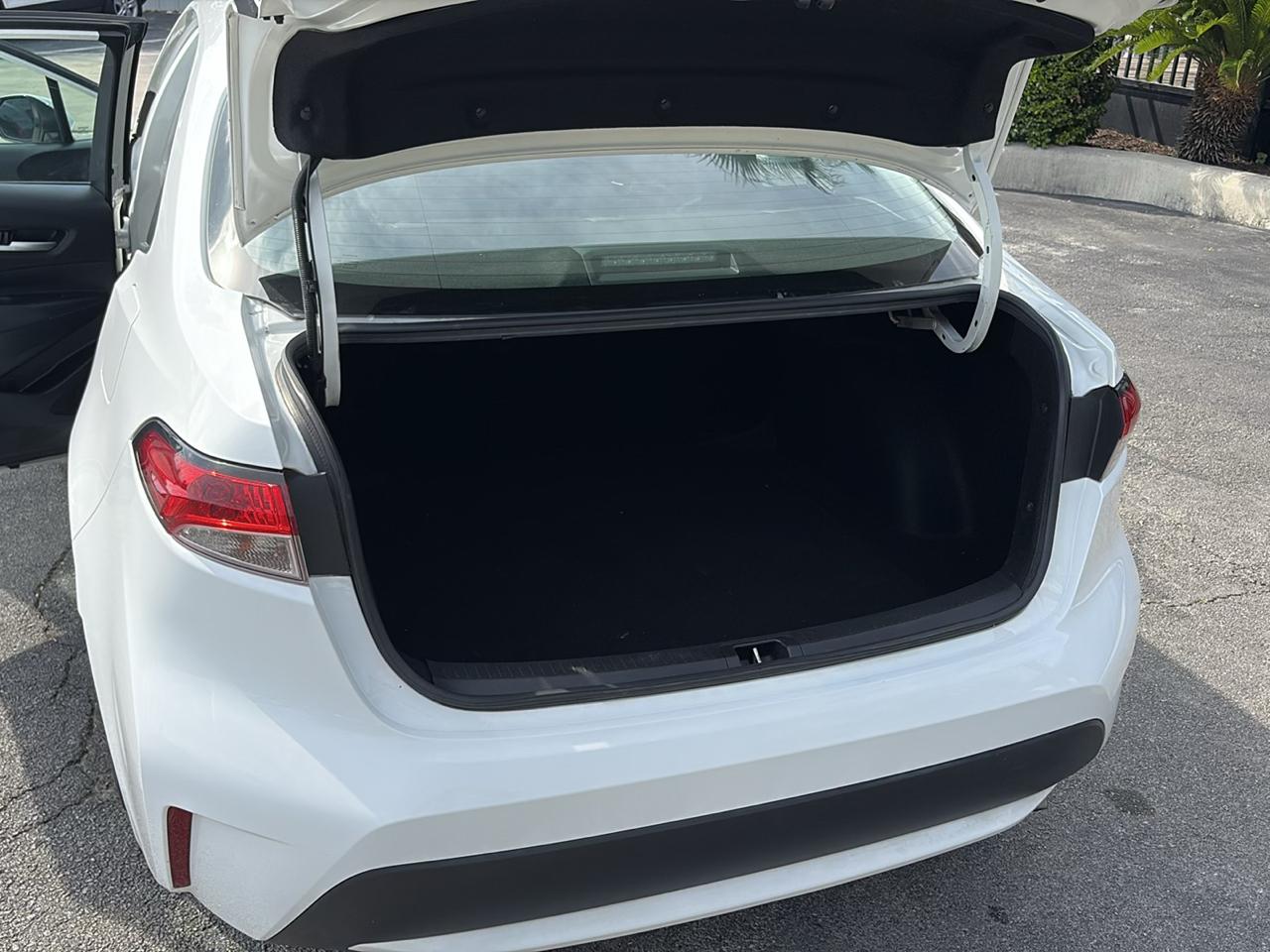 Toyota Corolla LE CVT (Natl) 2021