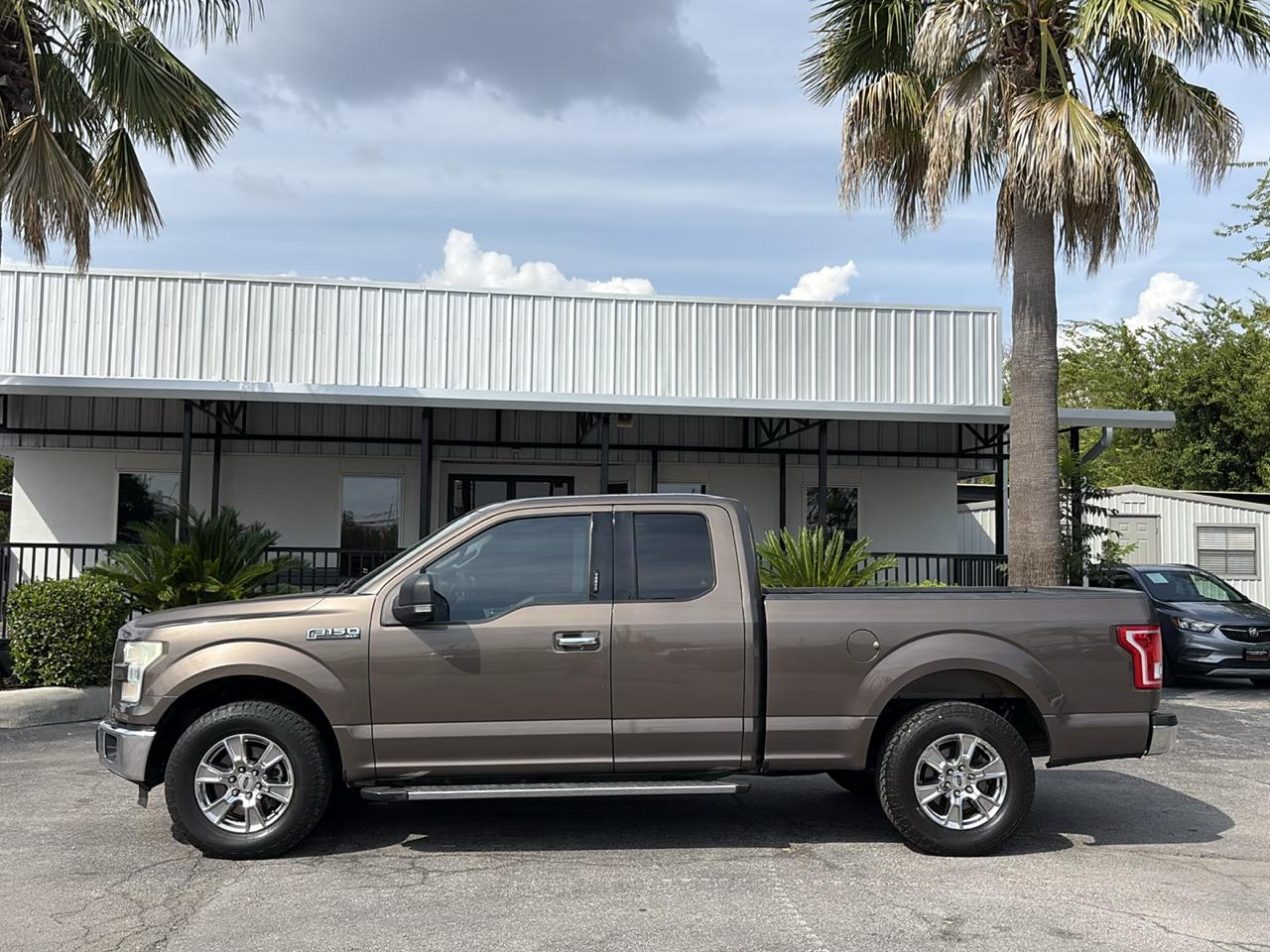 Ford F-150 2WD SuperCab 145" XLT 2015