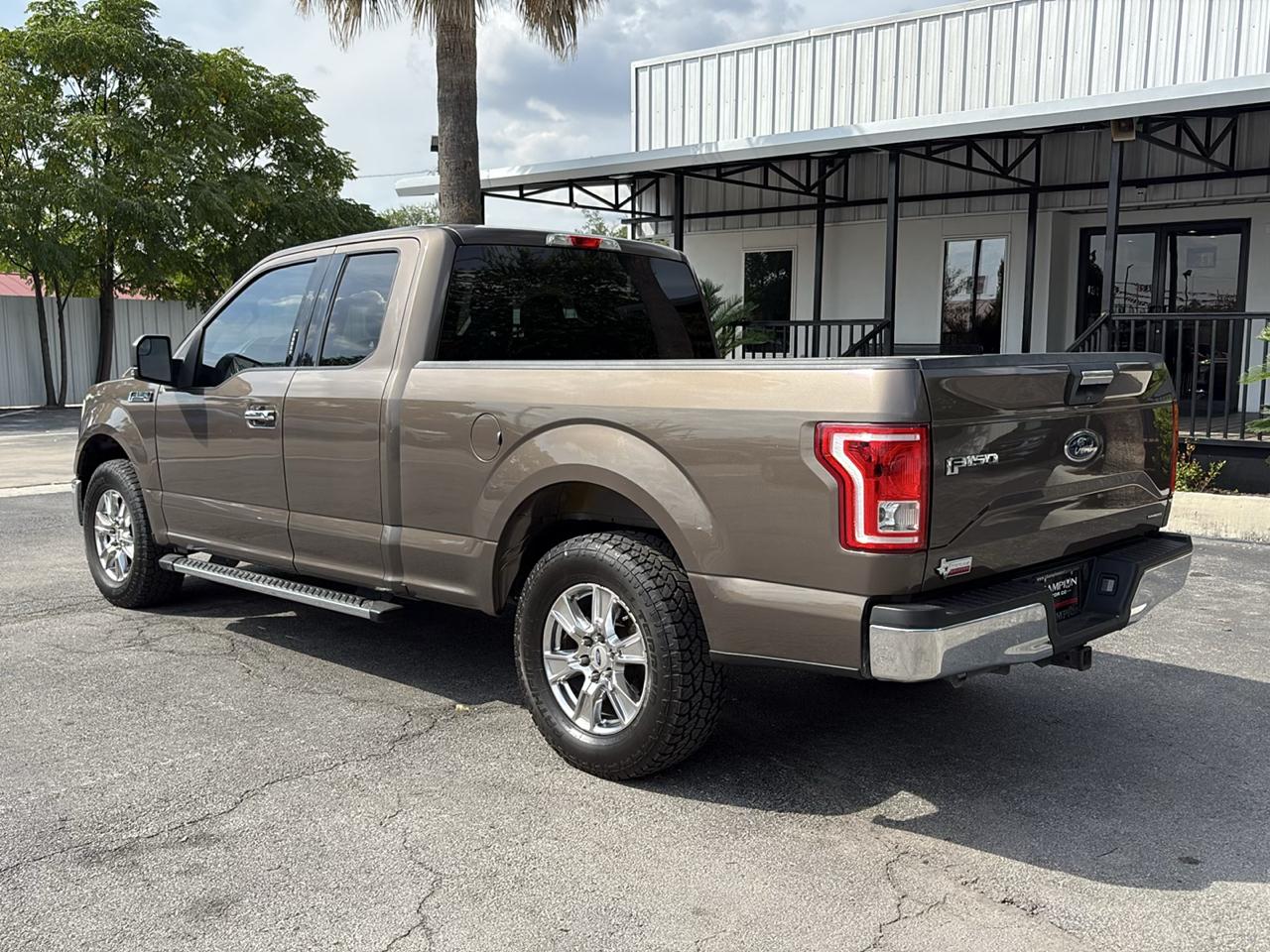 Ford F-150 2WD SuperCab 145" XLT 2015