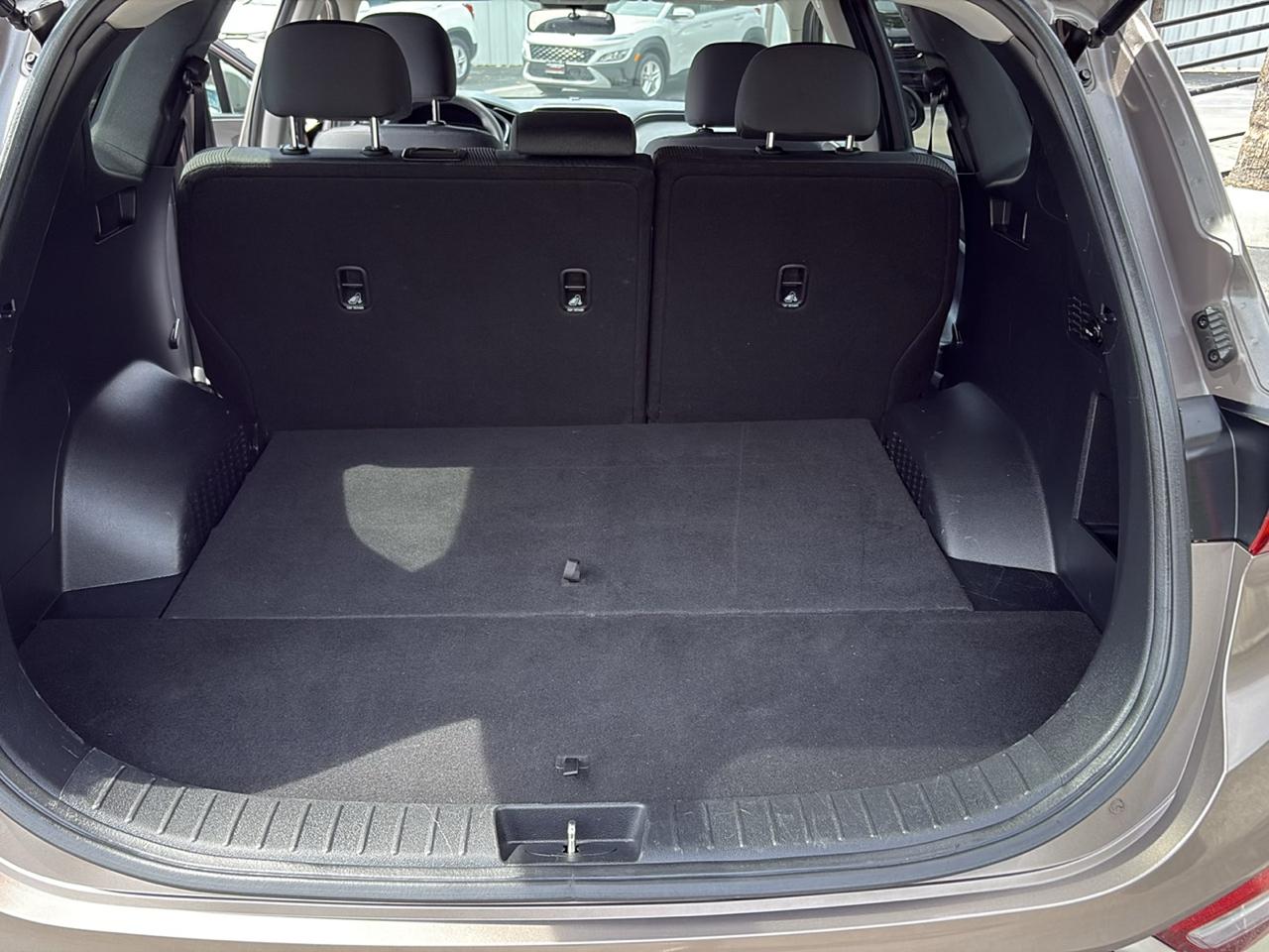 Hyundai Santa Fe SE 2.4L Auto FWD 2019