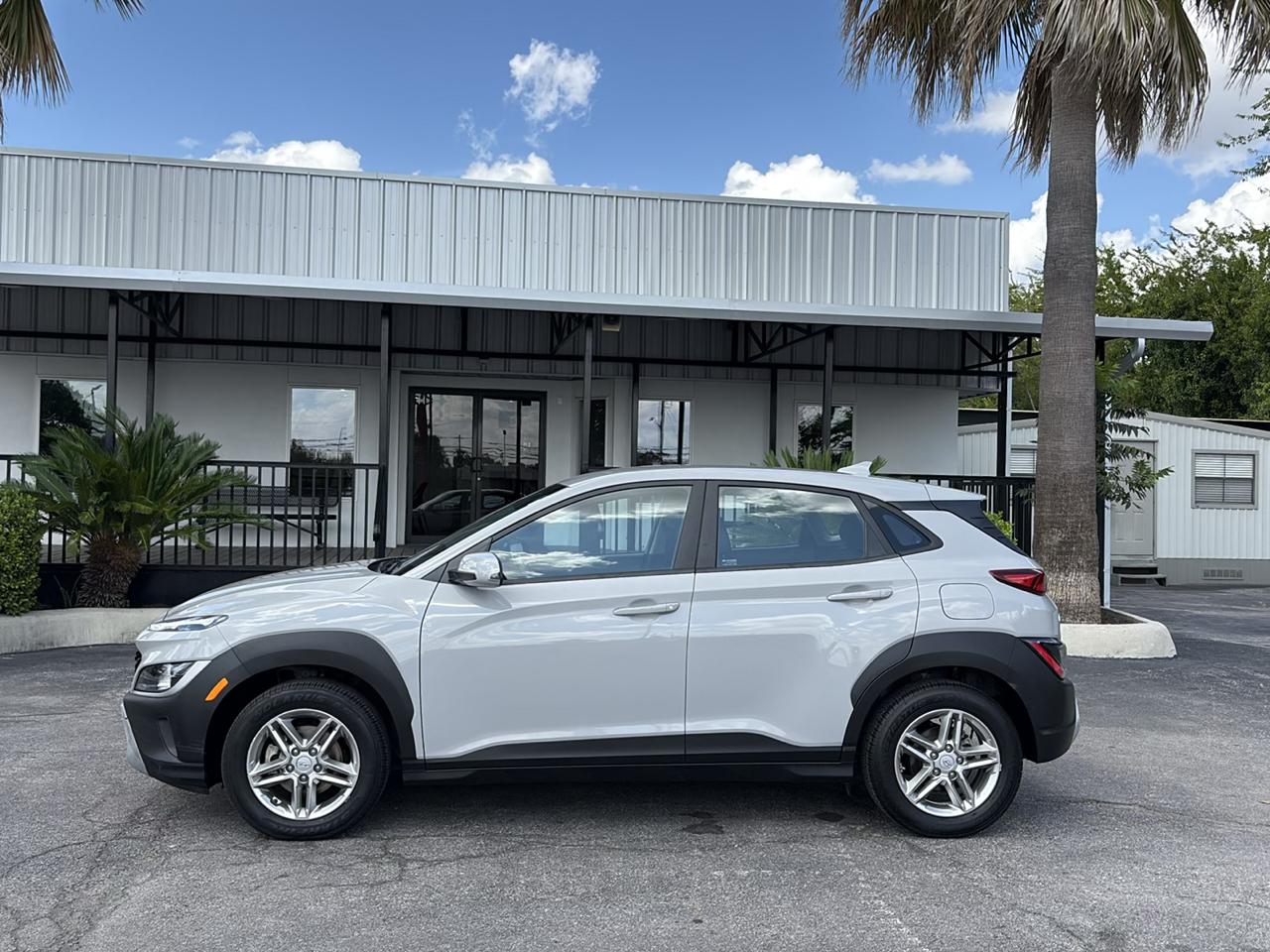 Hyundai Kona SE Auto FWD 2023