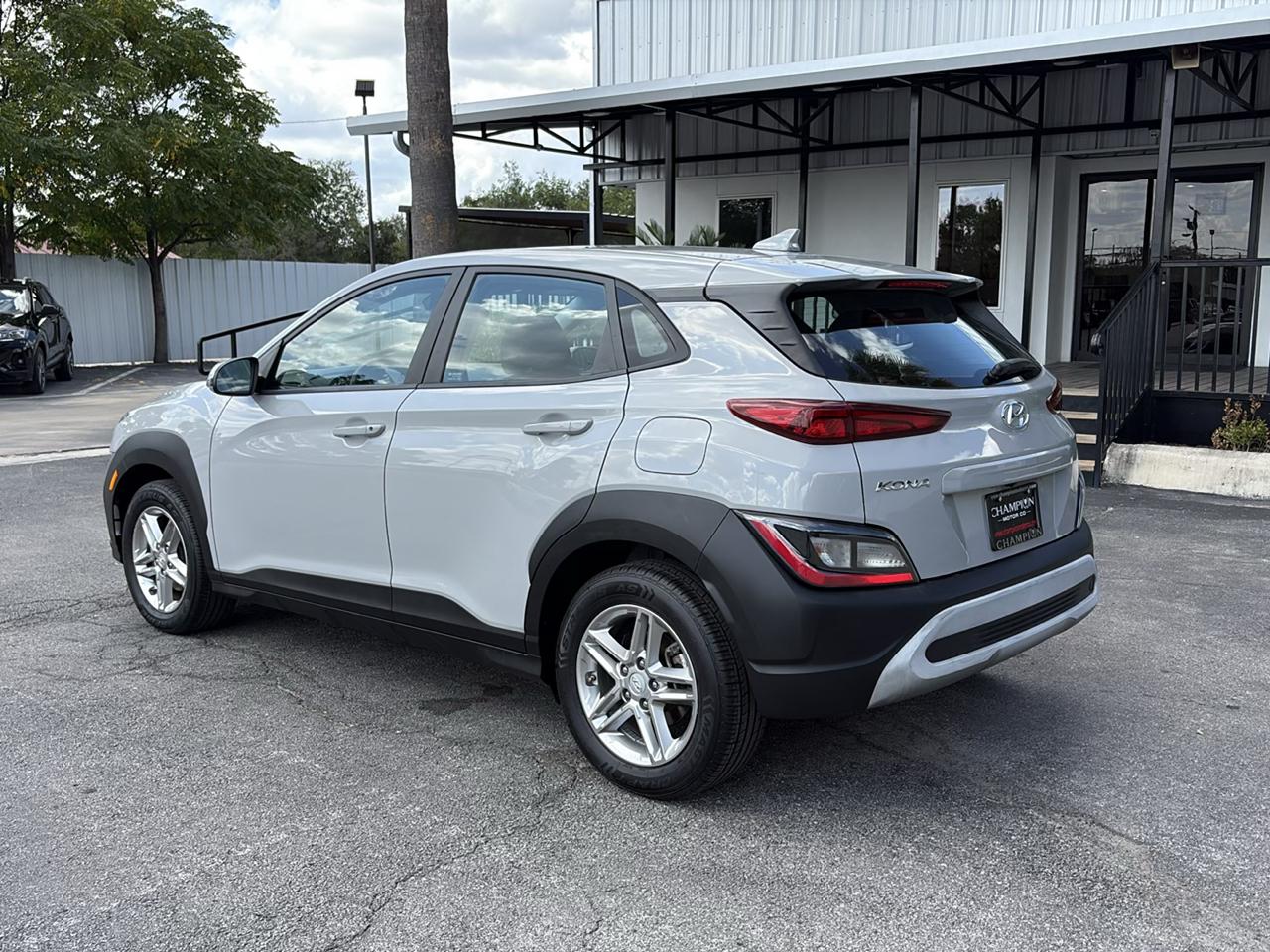 Hyundai Kona SE Auto FWD 2023