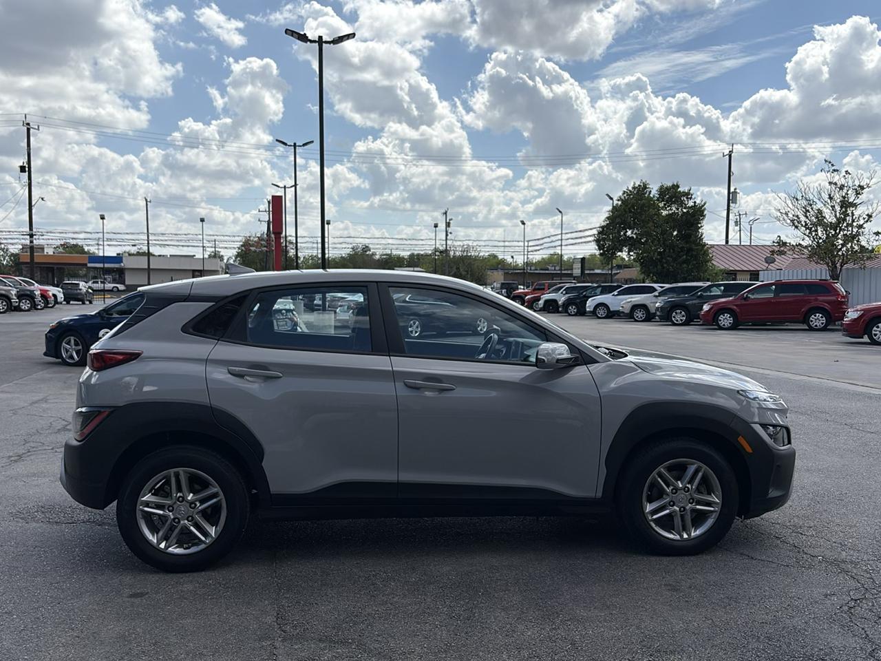 Hyundai Kona SE Auto FWD 2023