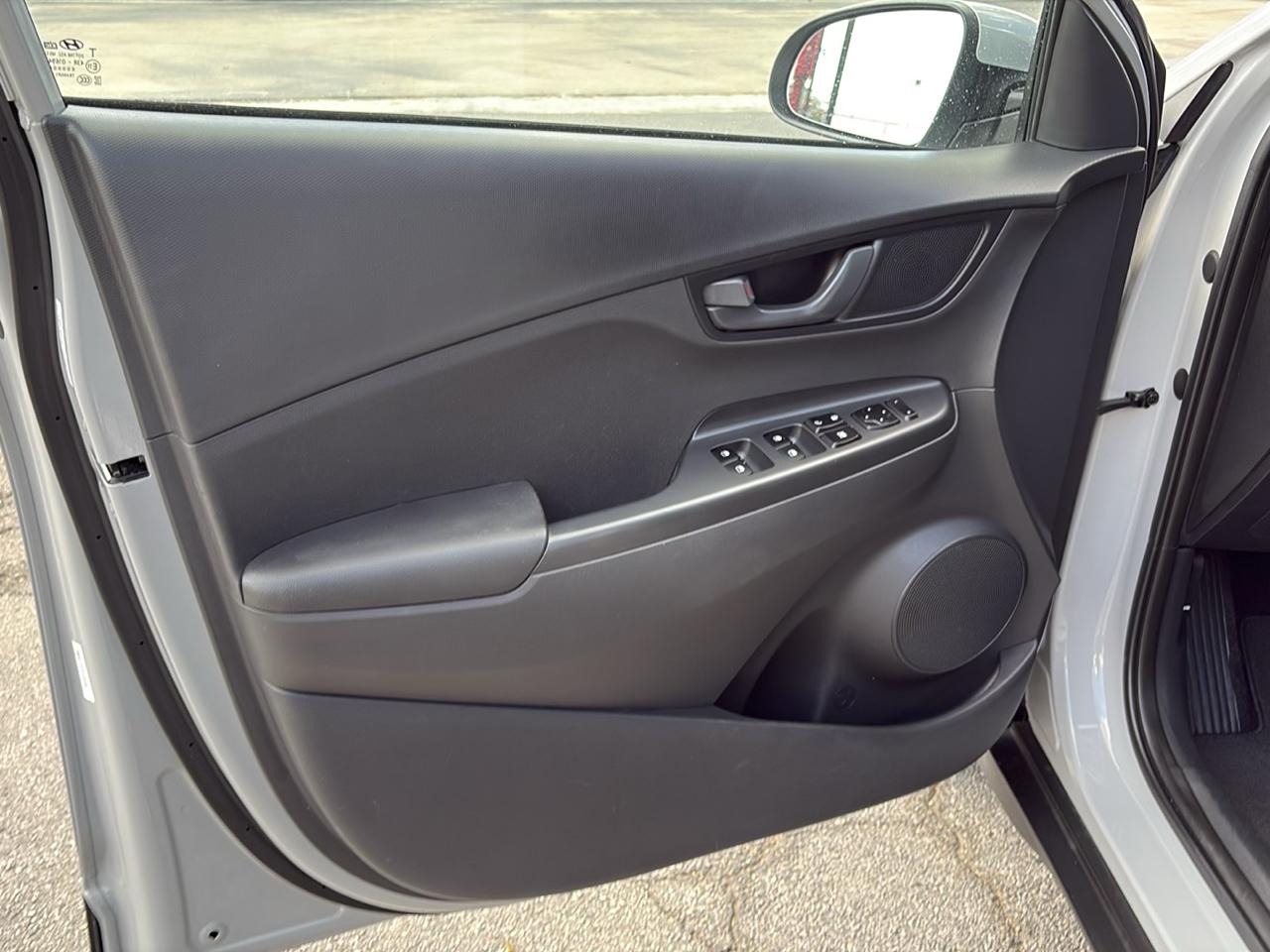 Hyundai Kona SE Auto FWD 2023