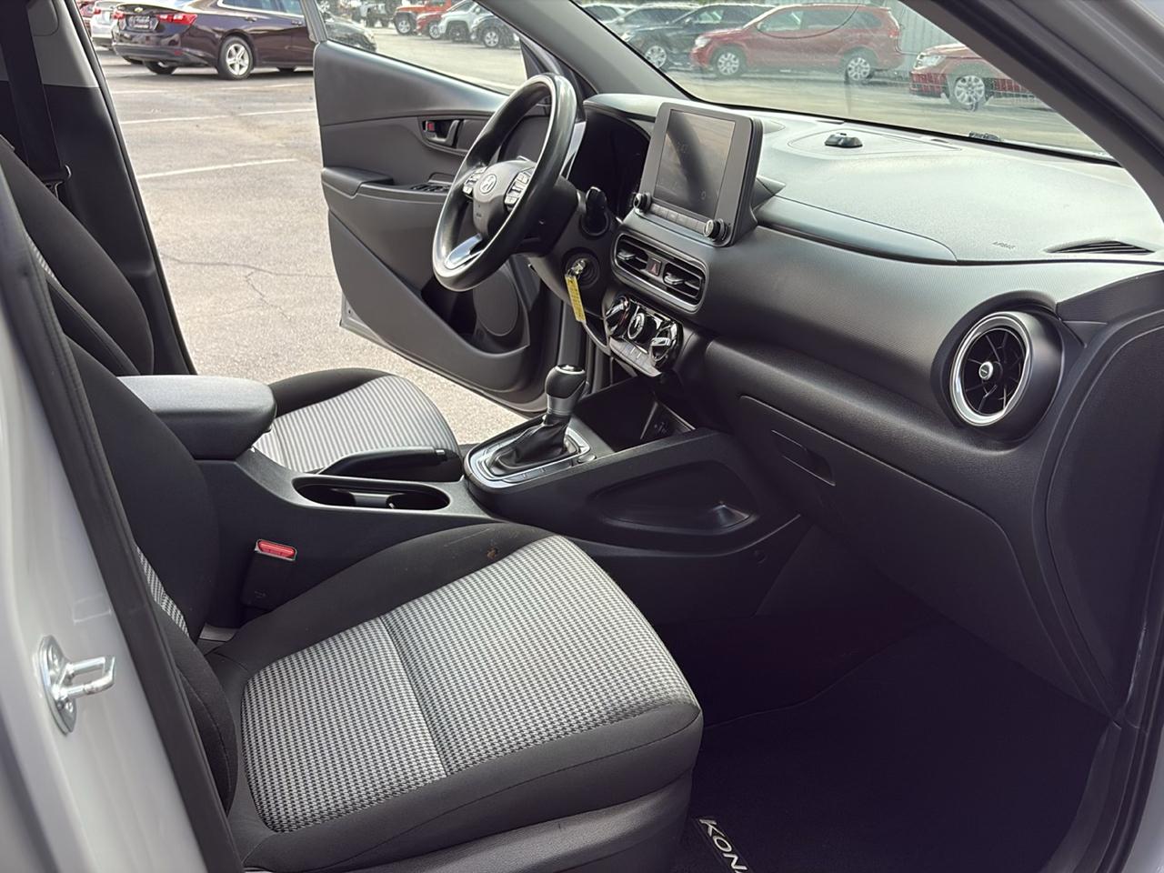 Hyundai Kona SE Auto FWD 2023