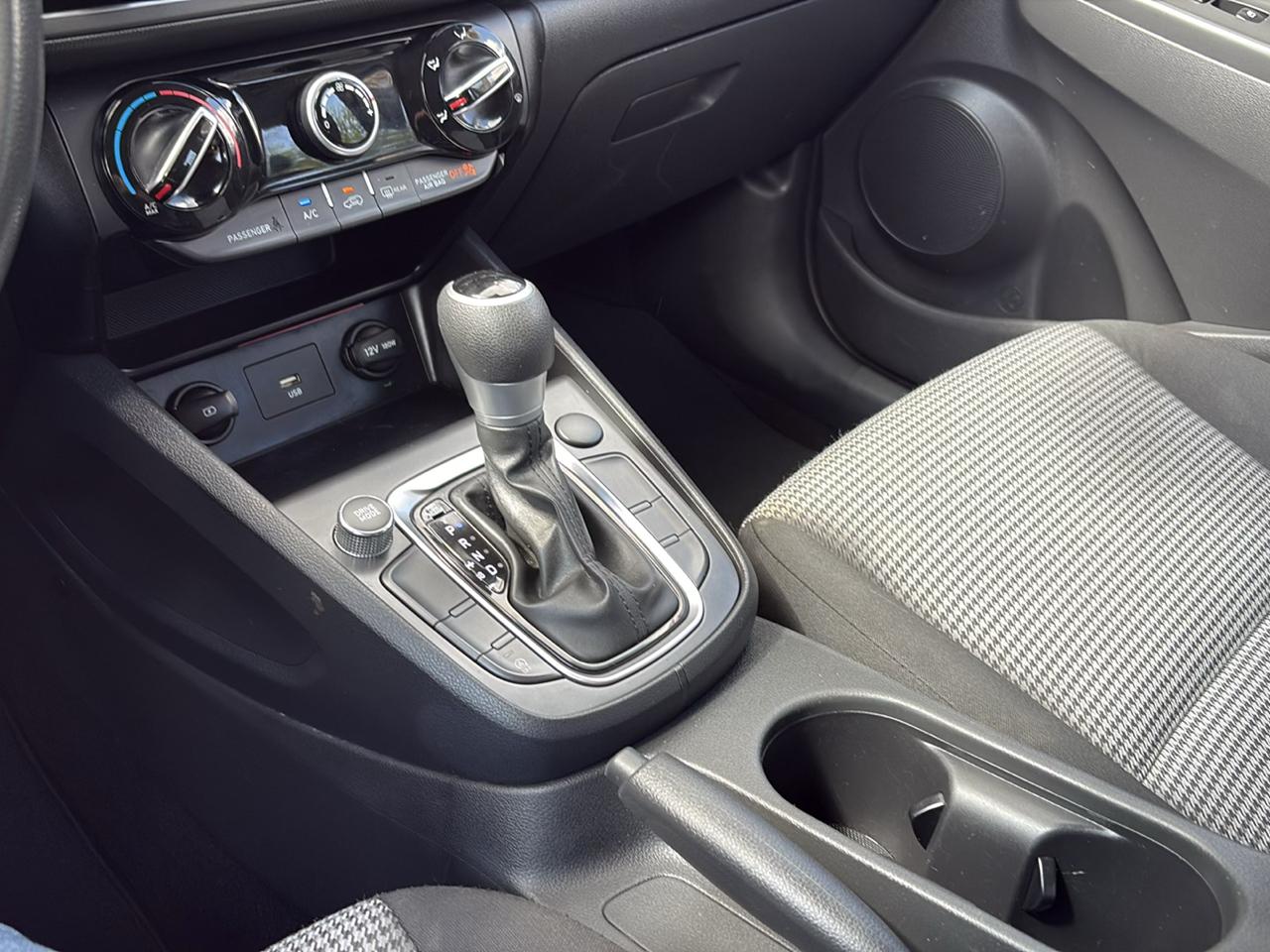 Hyundai Kona SE Auto FWD 2023