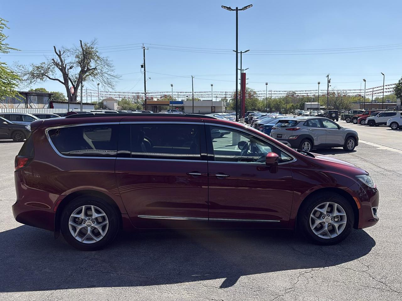Chrysler Pacifica Touring-L FWD 2017