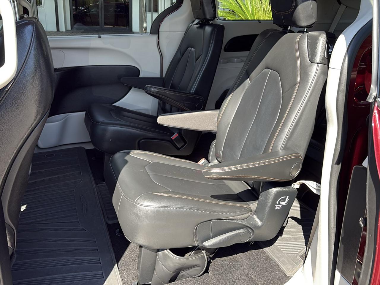 Chrysler Pacifica Touring-L FWD 2017