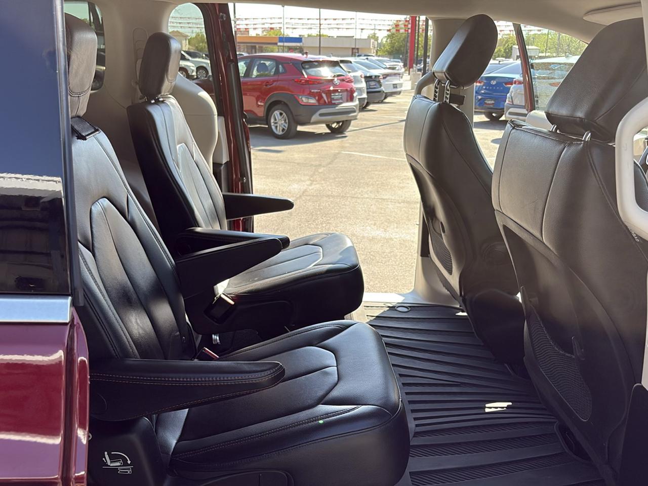 Chrysler Pacifica Touring-L FWD 2017