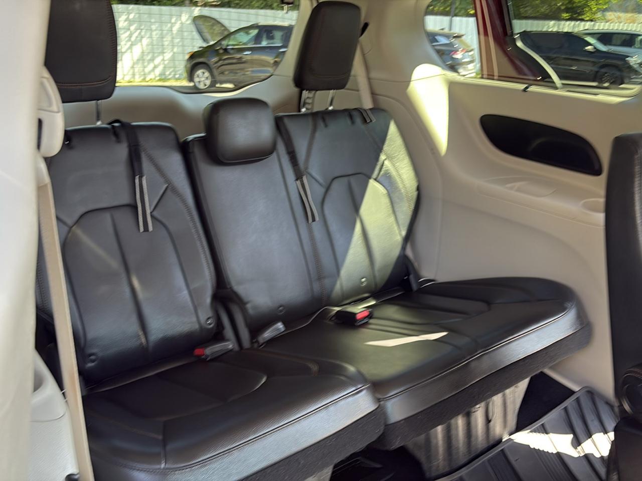 Chrysler Pacifica Touring-L FWD 2017