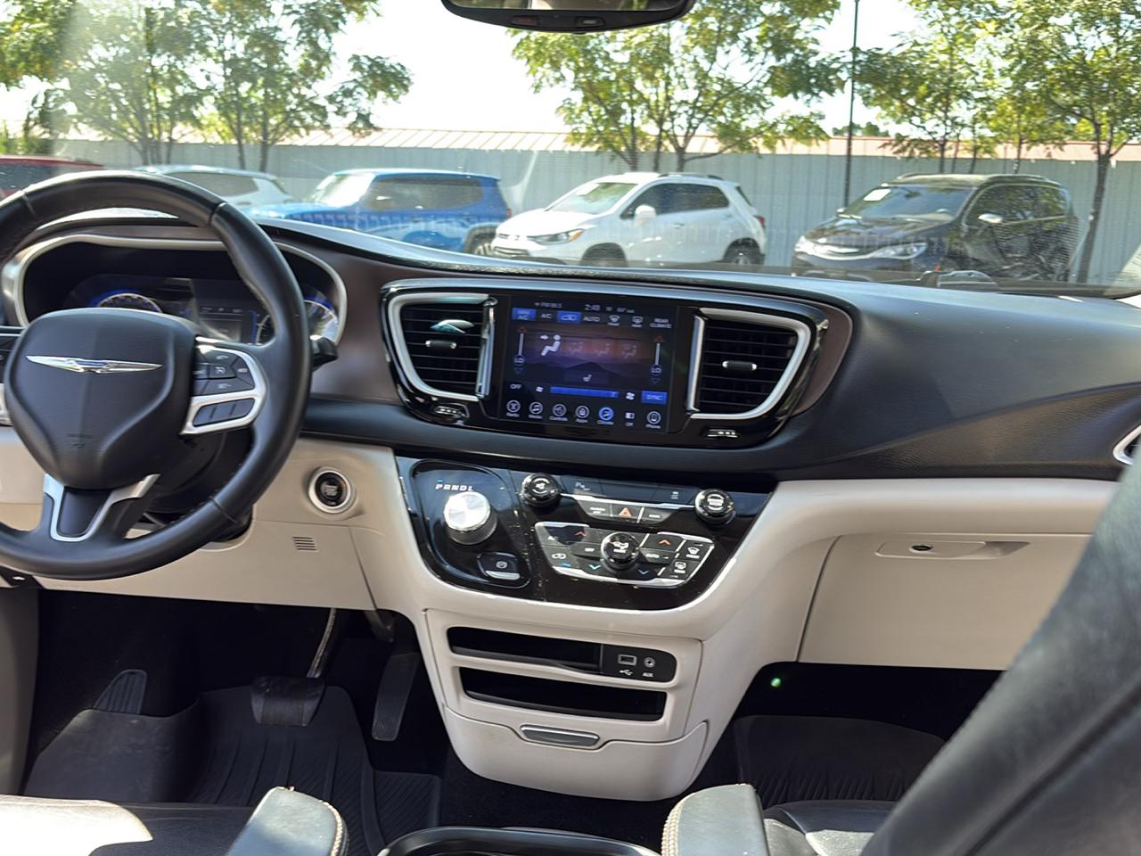 Chrysler Pacifica Touring-L FWD 2017