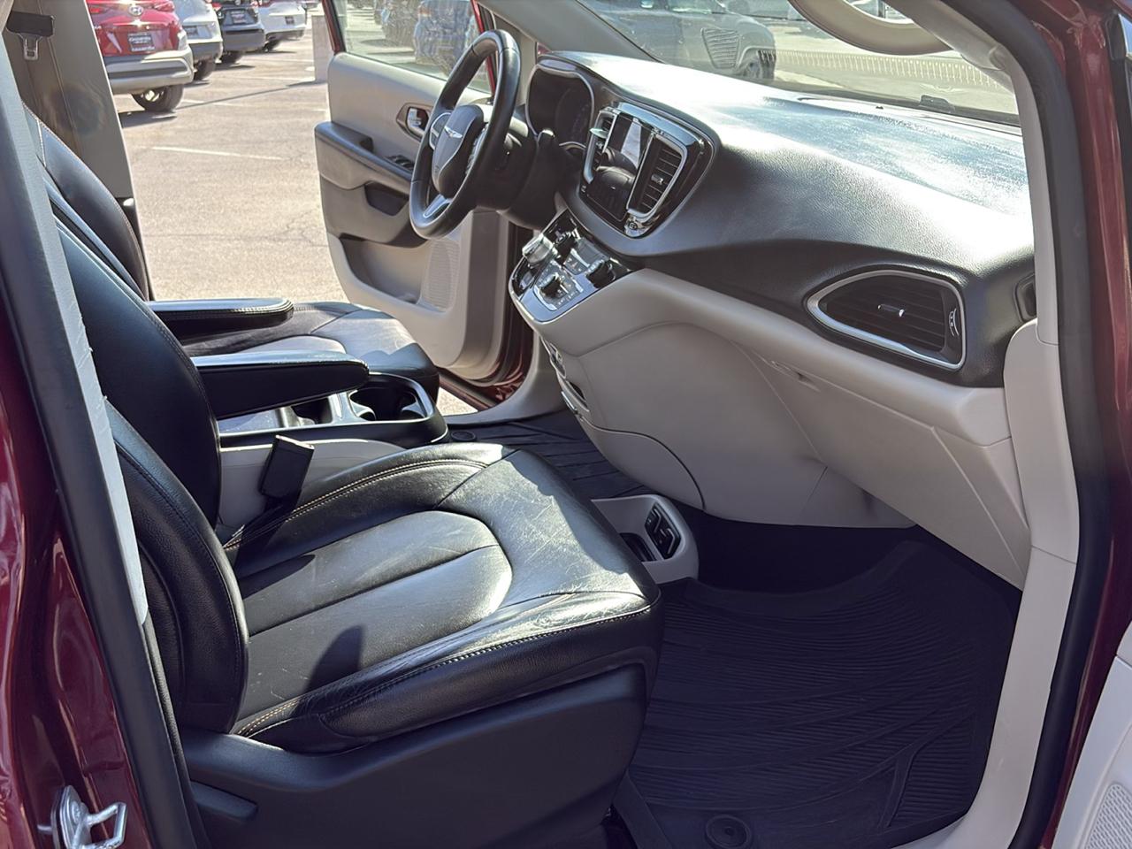 Chrysler Pacifica Touring-L FWD 2017