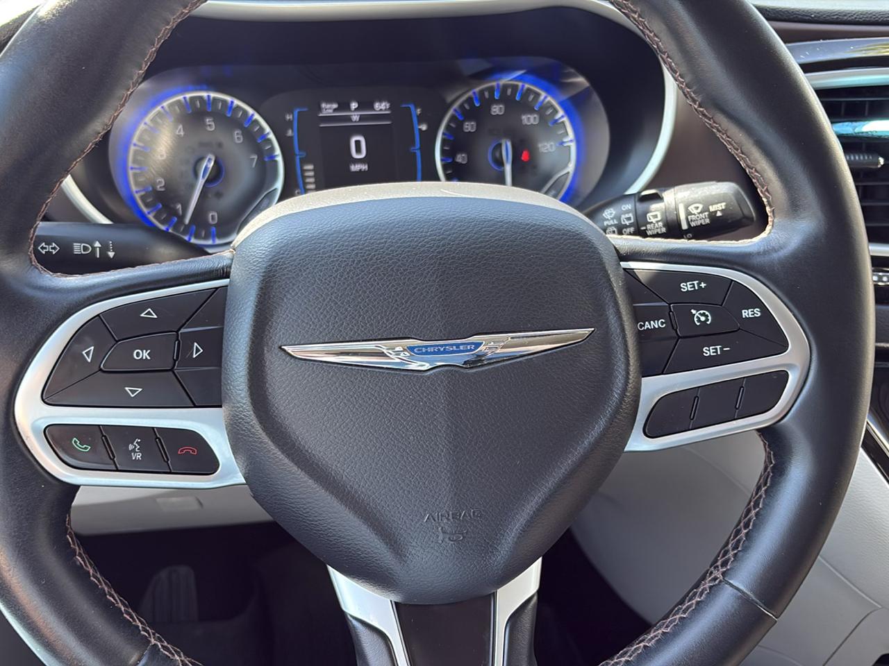 Chrysler Pacifica Touring-L FWD 2017