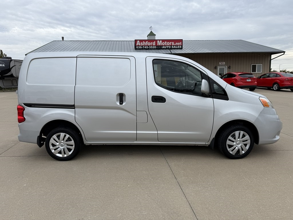 Nissan NV200 SV 2017 Nissan NV200 SV 2017