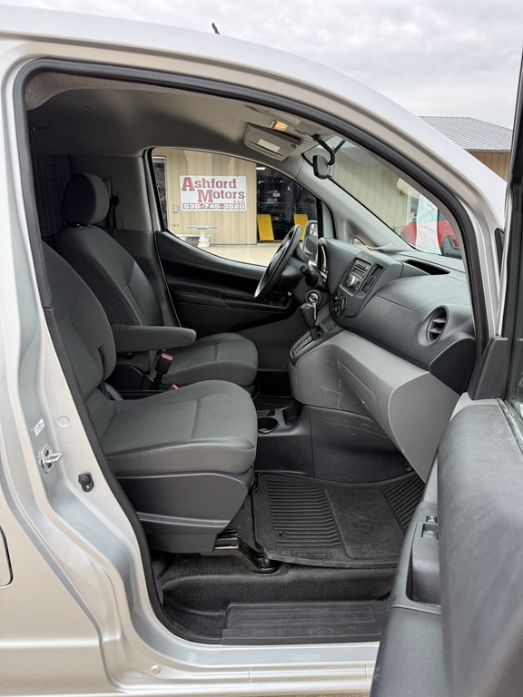 Nissan NV200 SV 2017 Nissan NV200 SV 2017