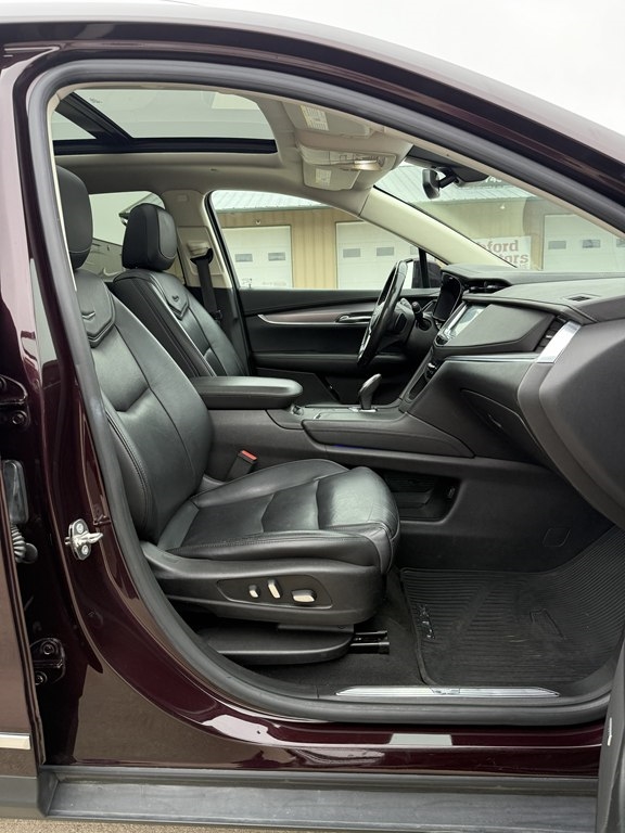 Cadillac XT5 Luxury AWD 2017 Cadillac XT5 Luxury AWD 2017
