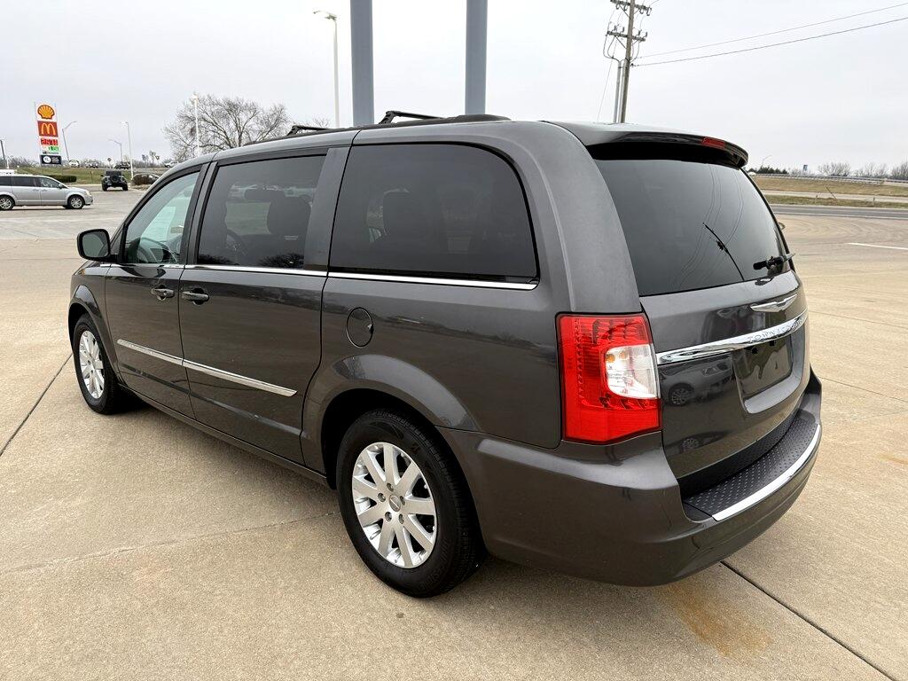 Chrysler Town & Country Touring 2016