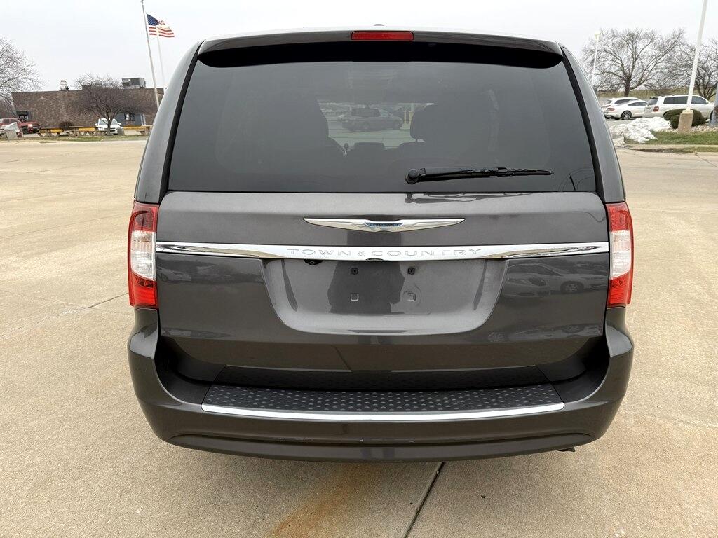 Chrysler Town & Country Touring 2016
