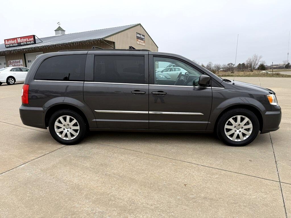Chrysler Town & Country Touring 2016