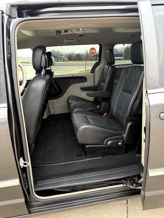 Chrysler Town & Country Touring 2016