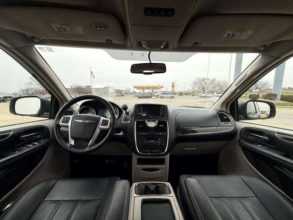 Chrysler Town & Country Touring 2016