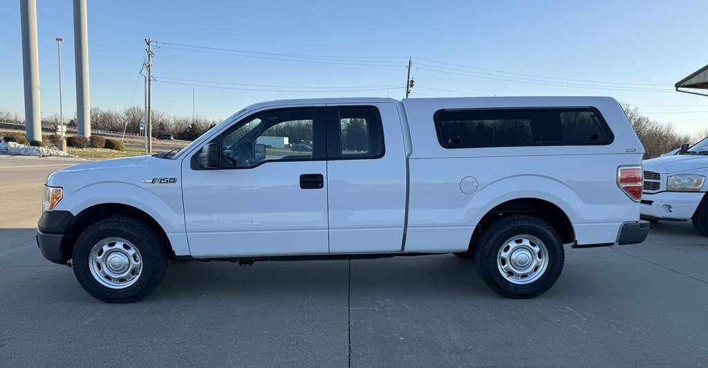 Ford F-150 XL SuperCab 8-ft. Bed 2WD 2014