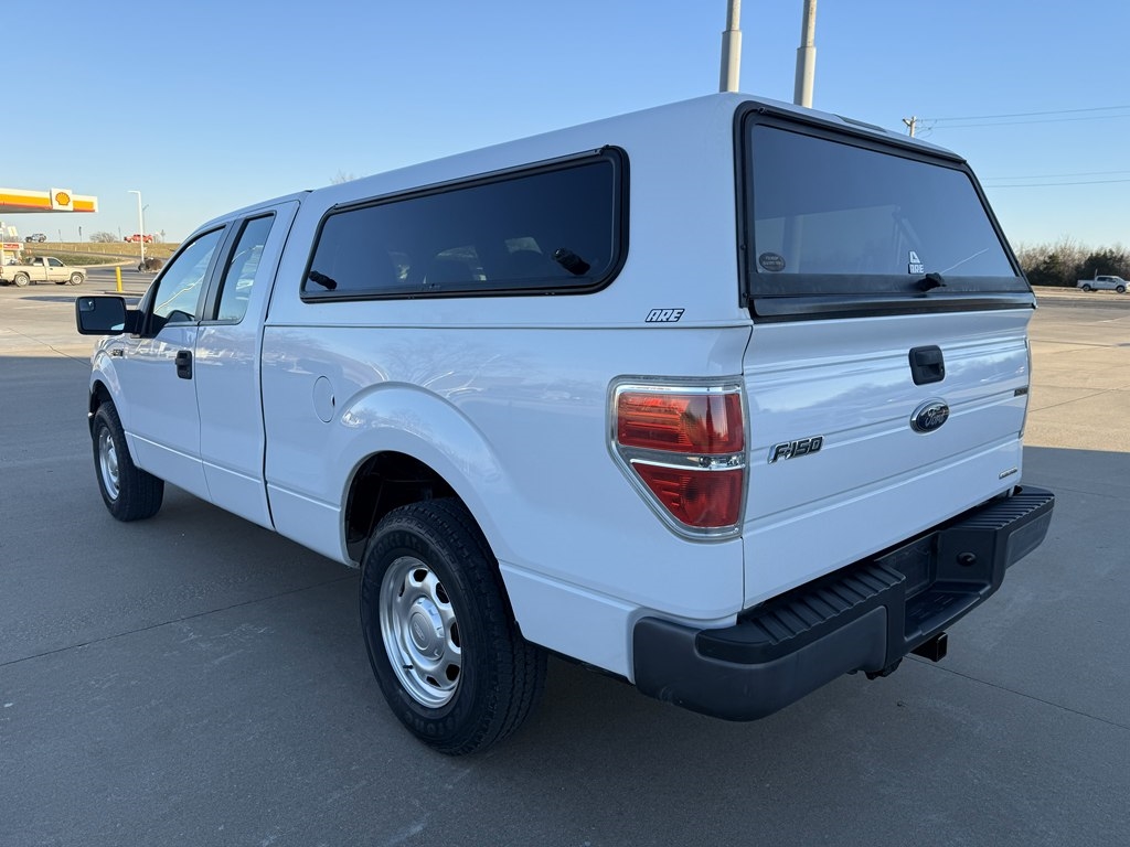 Ford F-150 XL SuperCab 8-ft. Bed 2WD 2014