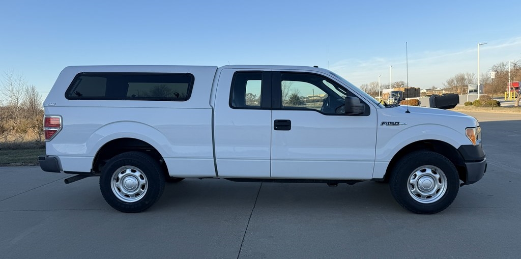 Ford F-150 XL SuperCab 8-ft. Bed 2WD 2014
