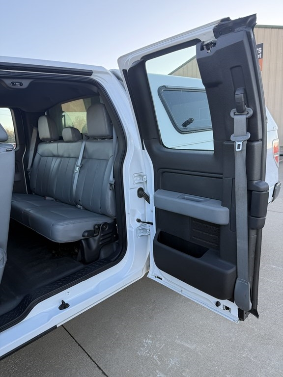 Ford F-150 XL SuperCab 8-ft. Bed 2WD 2014