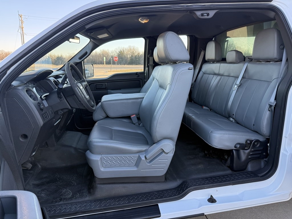 Ford F-150 XL SuperCab 8-ft. Bed 2WD 2014