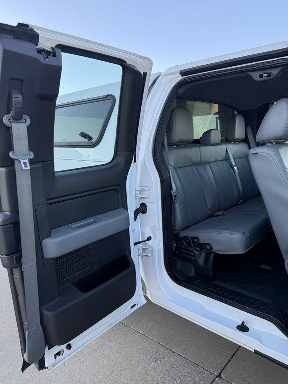 Ford F-150 XL SuperCab 8-ft. Bed 2WD 2014