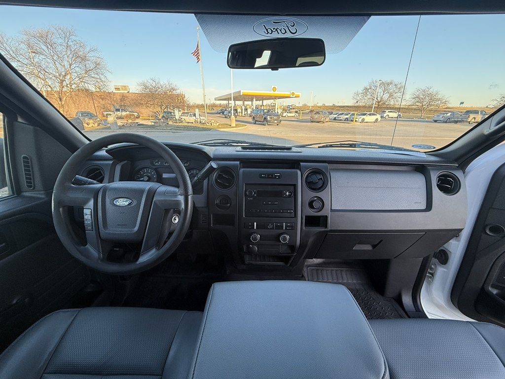 Ford F-150 XL SuperCab 8-ft. Bed 2WD 2014