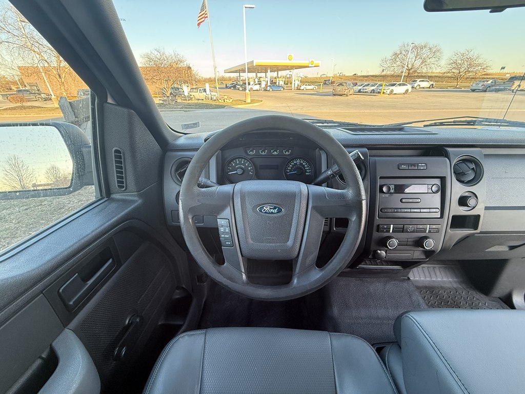 Ford F-150 XL SuperCab 8-ft. Bed 2WD 2014