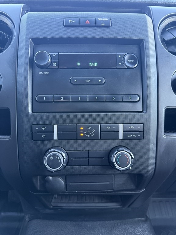 Ford F-150 XL SuperCab 8-ft. Bed 2WD 2014