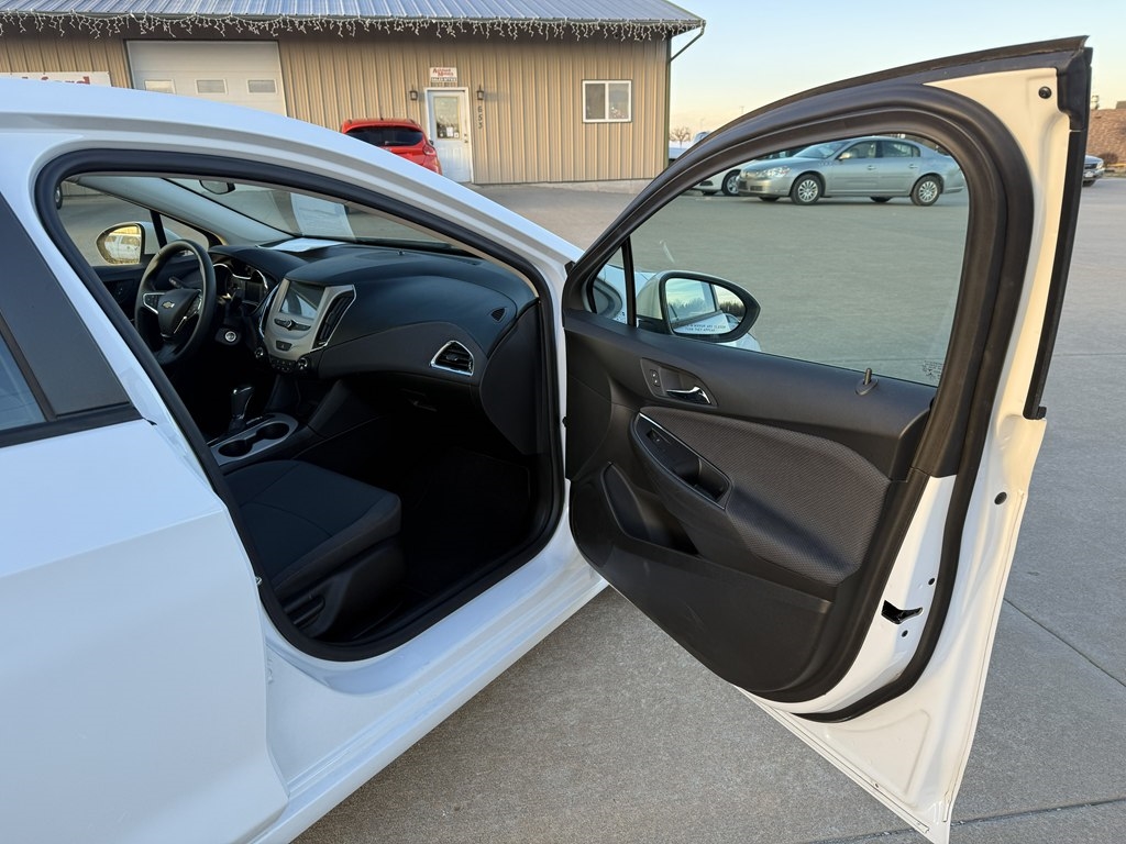 Chevrolet Cruze LS Auto 2018