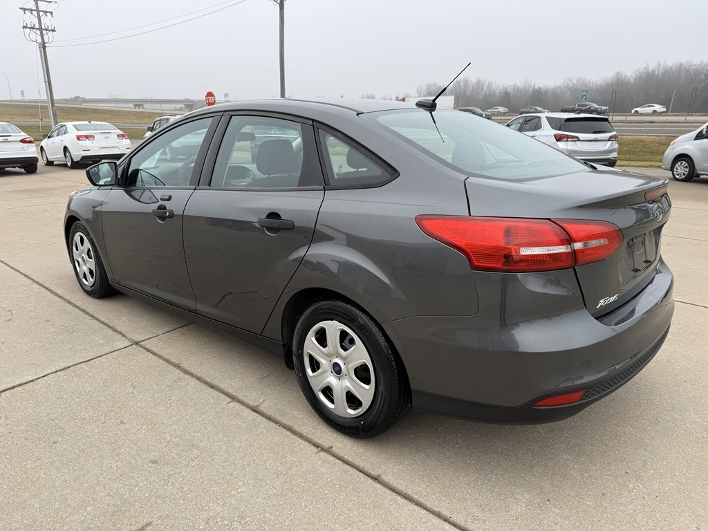 Ford Focus S Sedan 2016