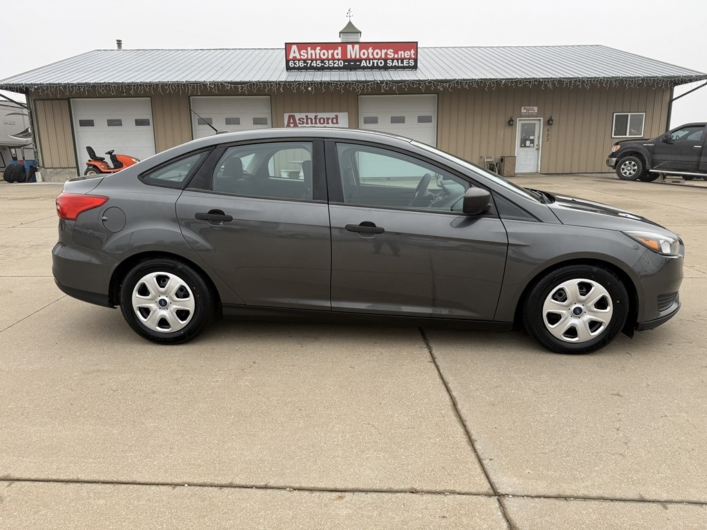 Ford Focus S Sedan 2016