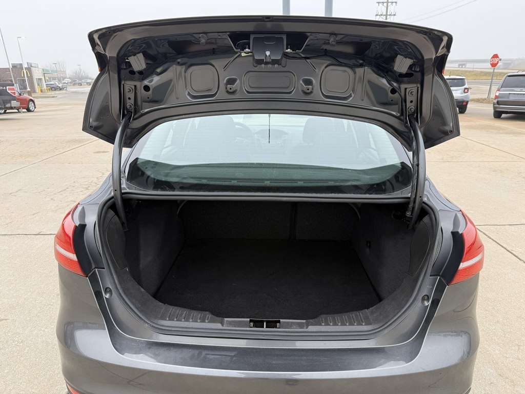 Ford Focus S Sedan 2016