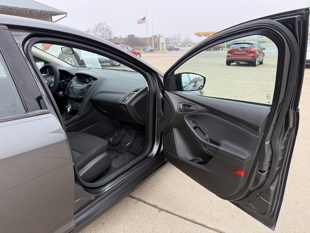 Ford Focus S Sedan 2016