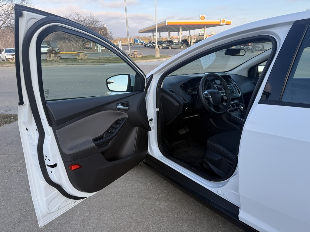 Ford Focus SE Sedan 2014