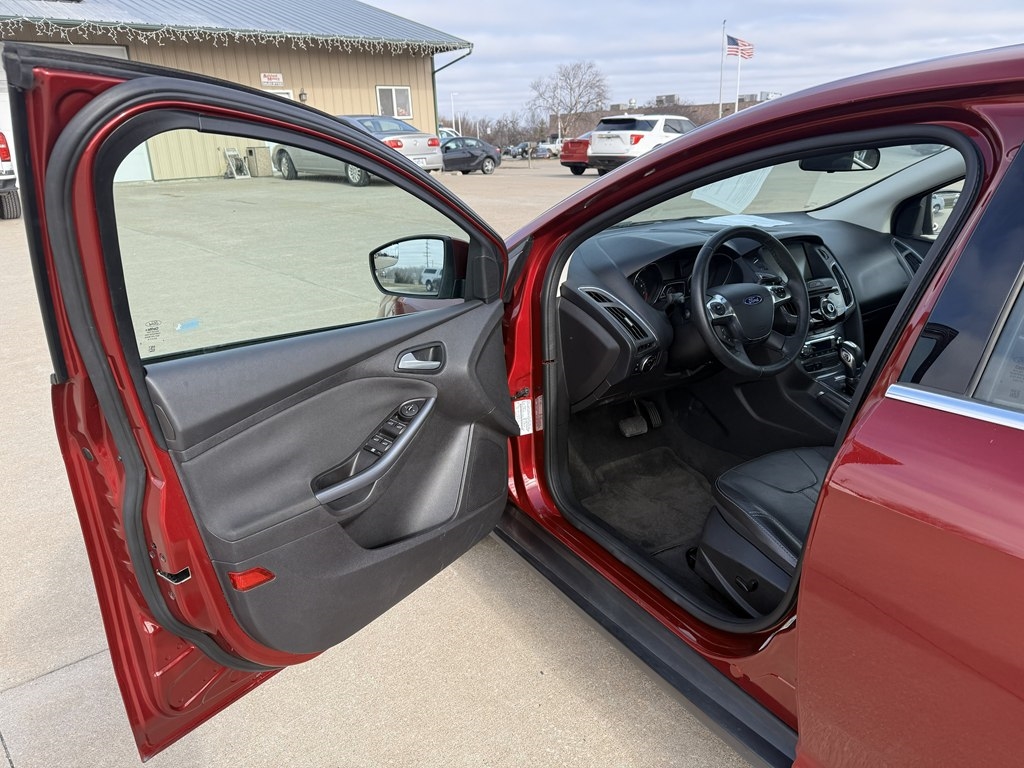 Ford Focus Titanium Hatch 2014