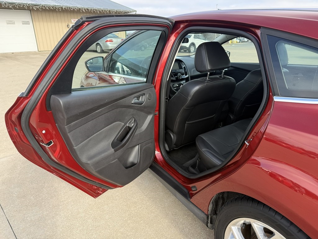 Ford Focus Titanium Hatch 2014