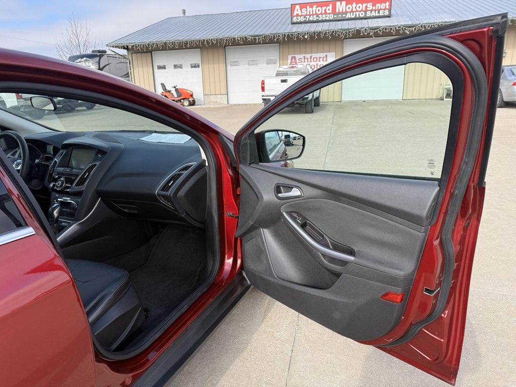 Ford Focus Titanium Hatch 2014